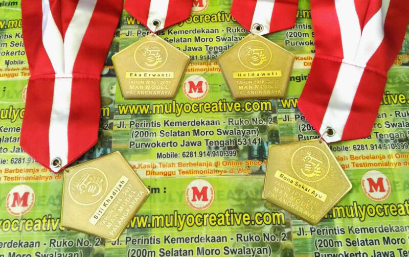 Medali Wisuda Man Model Palangkaraya 2016