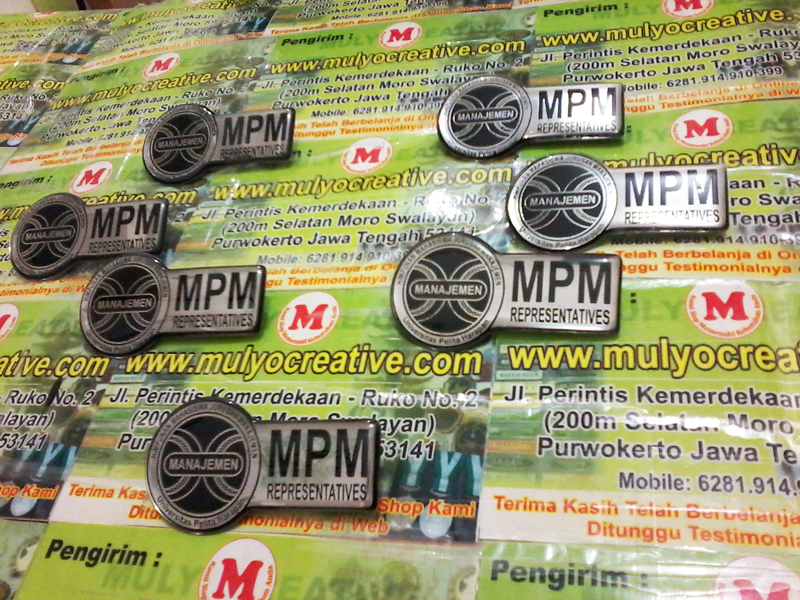 Pin dengan Logo MPM UPH