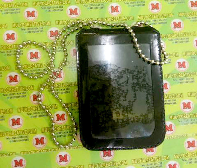 Dompet kalung lencana polos