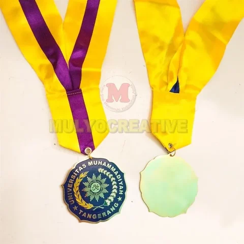 Beli Aksesoris Wisuda Medali Universitas Muhammadiyah Tangerang