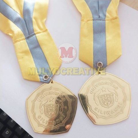Pesan Medali Wisuda Universitas Siliwangi