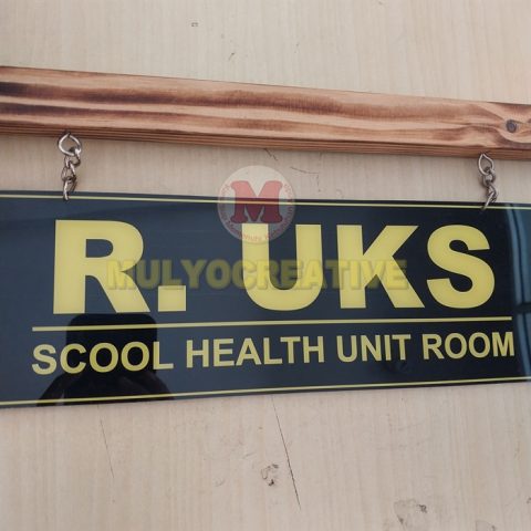 Order Papan Nama Ruang UKS