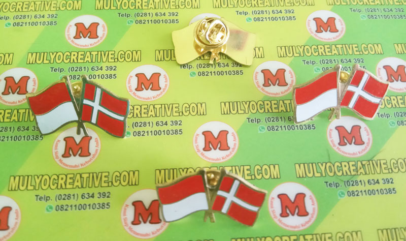 pin bendera kerja sama Indonesia dan Denmark